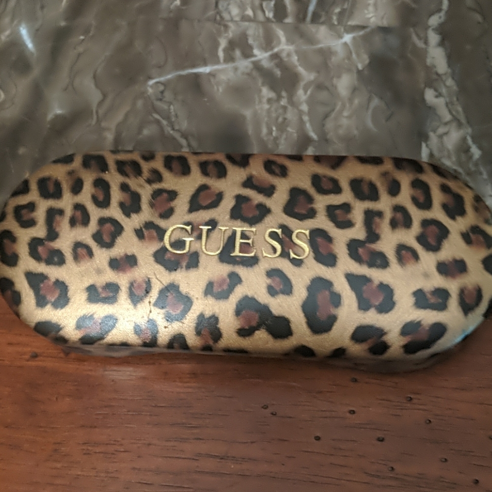 Women's Guess leapord print eyeglass case